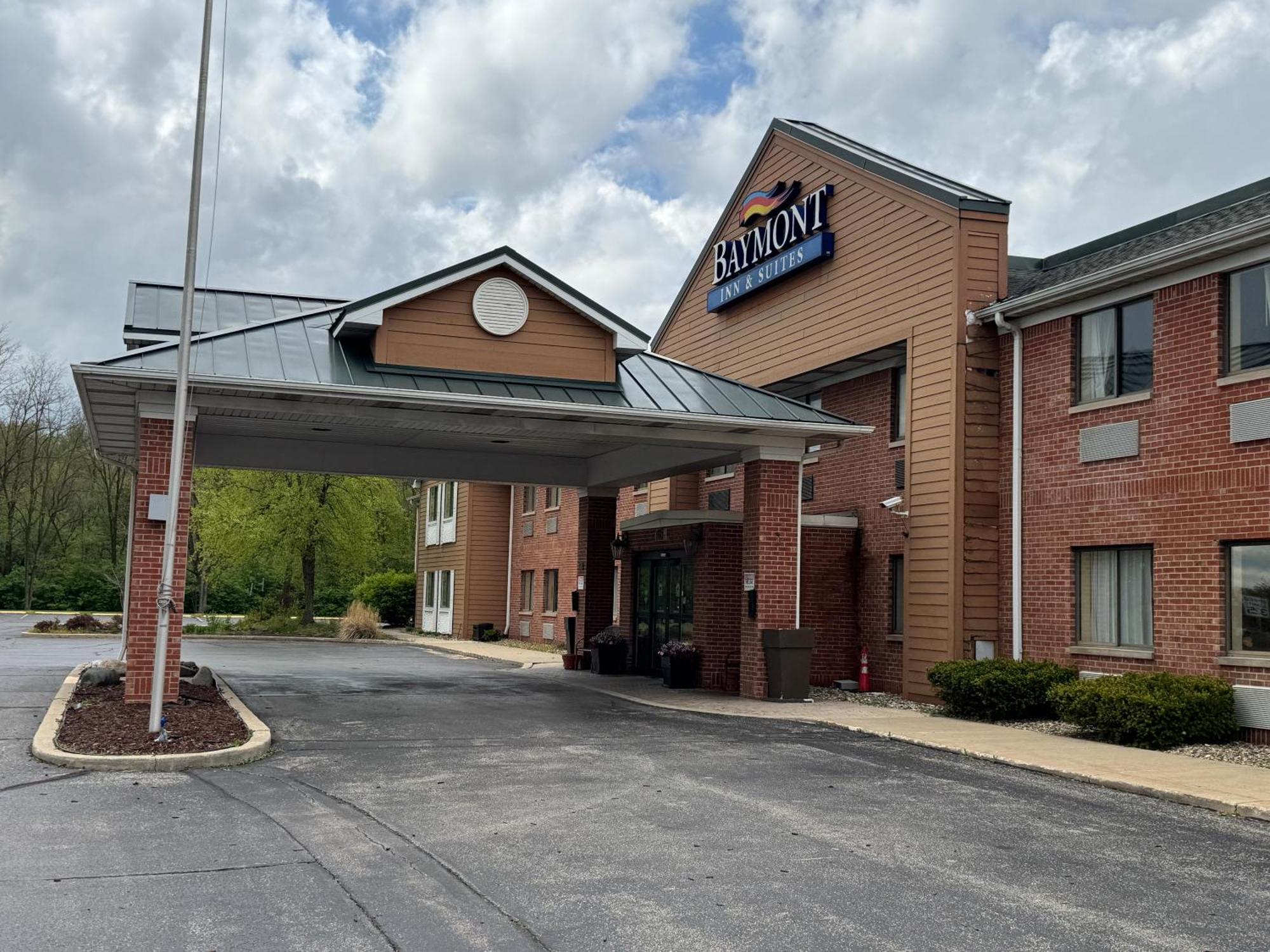 Baymont By Wyndham Mishawaka South Bend Area Hotel Eksteriør billede